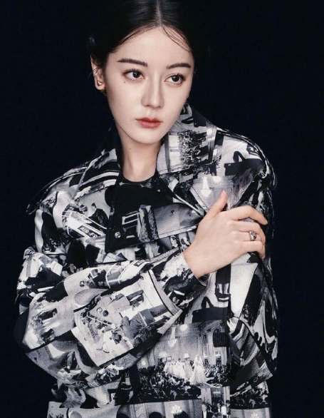 微风轻拂，阳光微暖，山河如梦，你入我心