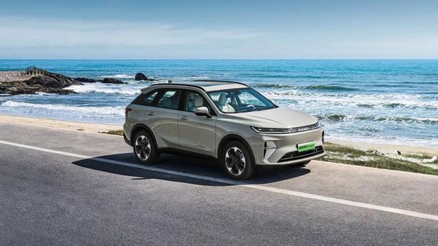 15万级家用SUV, 颜值和实力都在线, 二代哈弗枭龙MAX到底有多厉害