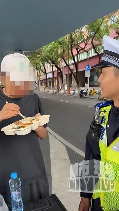 江西南昌，一22岁男子因和父母发生了点矛盾，一气之下离家出走。男子总觉得不靠父母