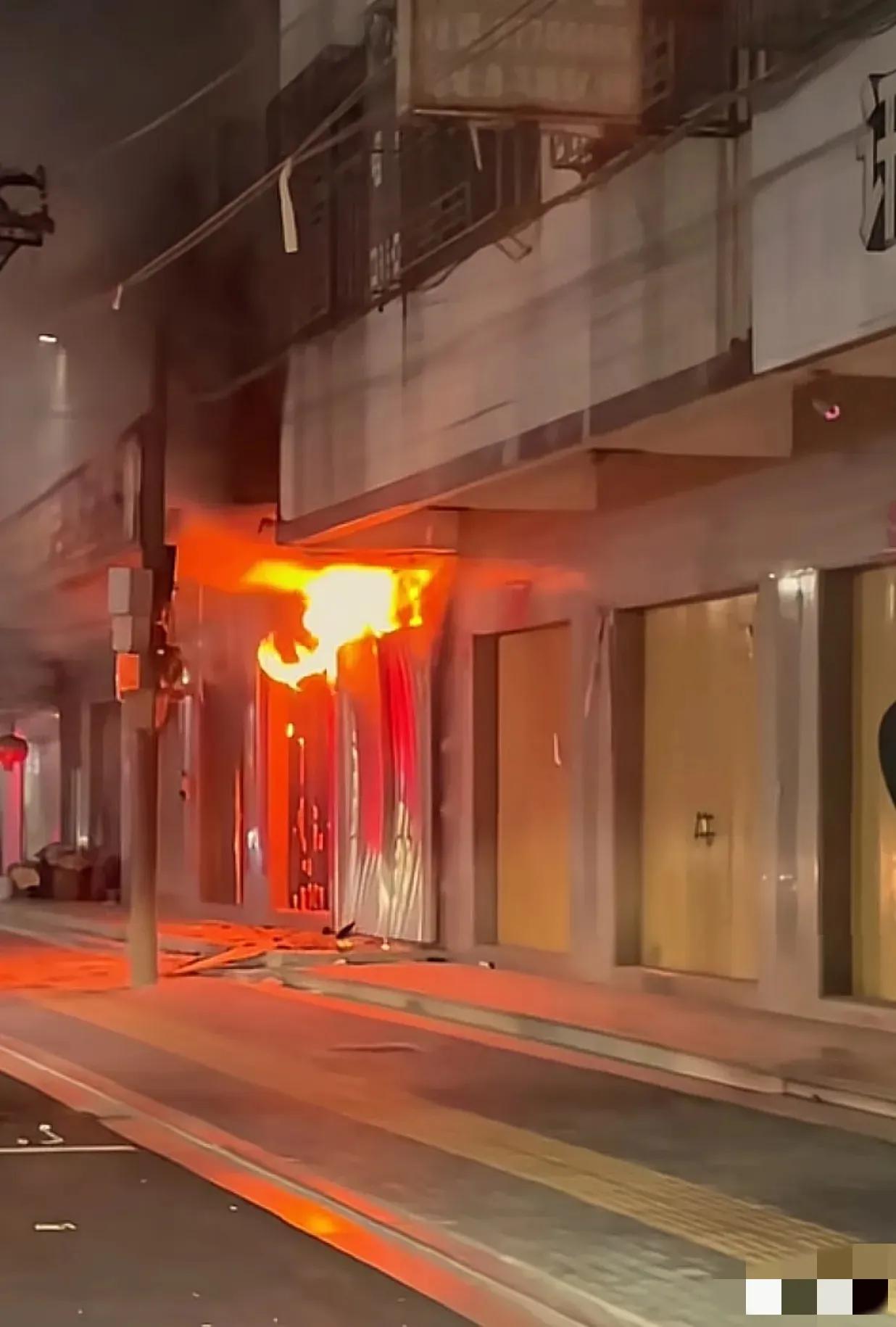 据知情人士透露：汕头火灾的自建房是全部三兄弟➕父母➕一位祖奶奶还有孩子们一共