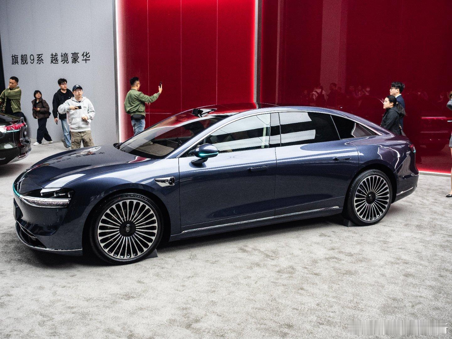 全新享界S9上市啦！增程版30.98万元起，纯电版32.98万元起。最主要的还是