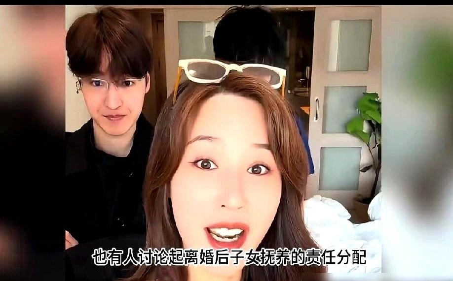 63岁的马景涛，直播时“咚”一声没了。杭州宋城，高温天，他穿着厚古装演张无忌