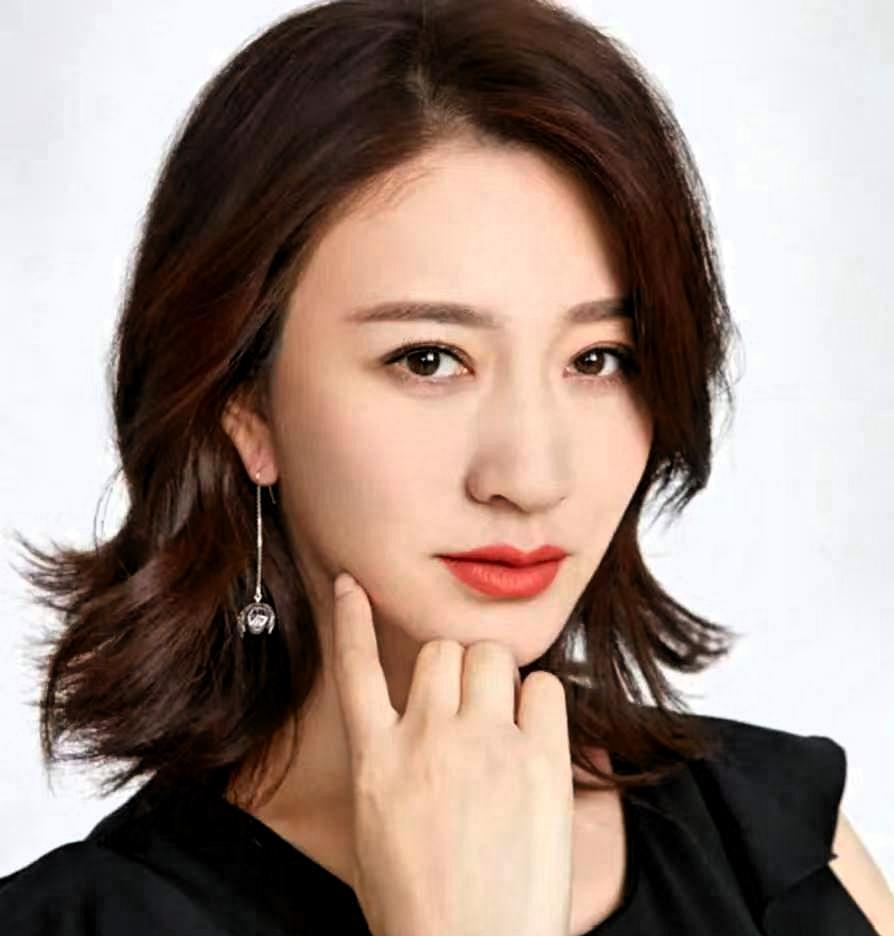 李小冉当众训斥王濛：大人说话别插嘴！全场尴尬到凝固，就等你以为要开撕，结果反转了