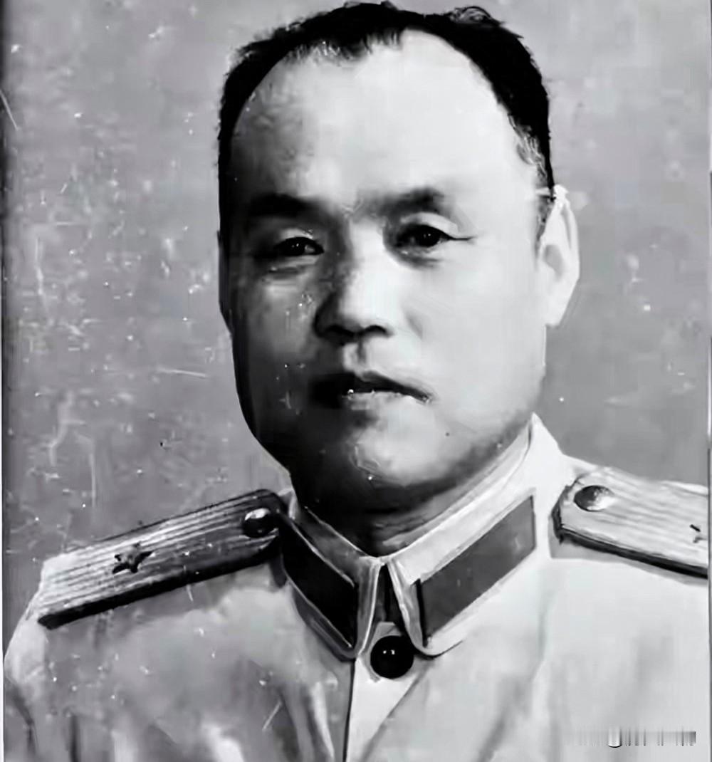此人戴手铐走完长征，开国大典前夕，毛主席见到他问，你是哪一个。他就是朱光，190