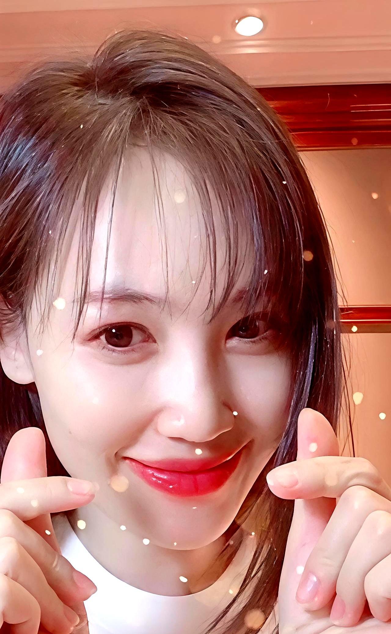 22万学费压垮马蓉她凌晨三点发朋友圈：孩子学费凑不齐。配图是空钱包，不是眼