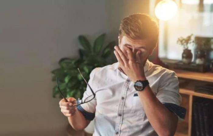 眼睛发出这些信号, 警惕心脑血管疾病来了, 再不注意准出事