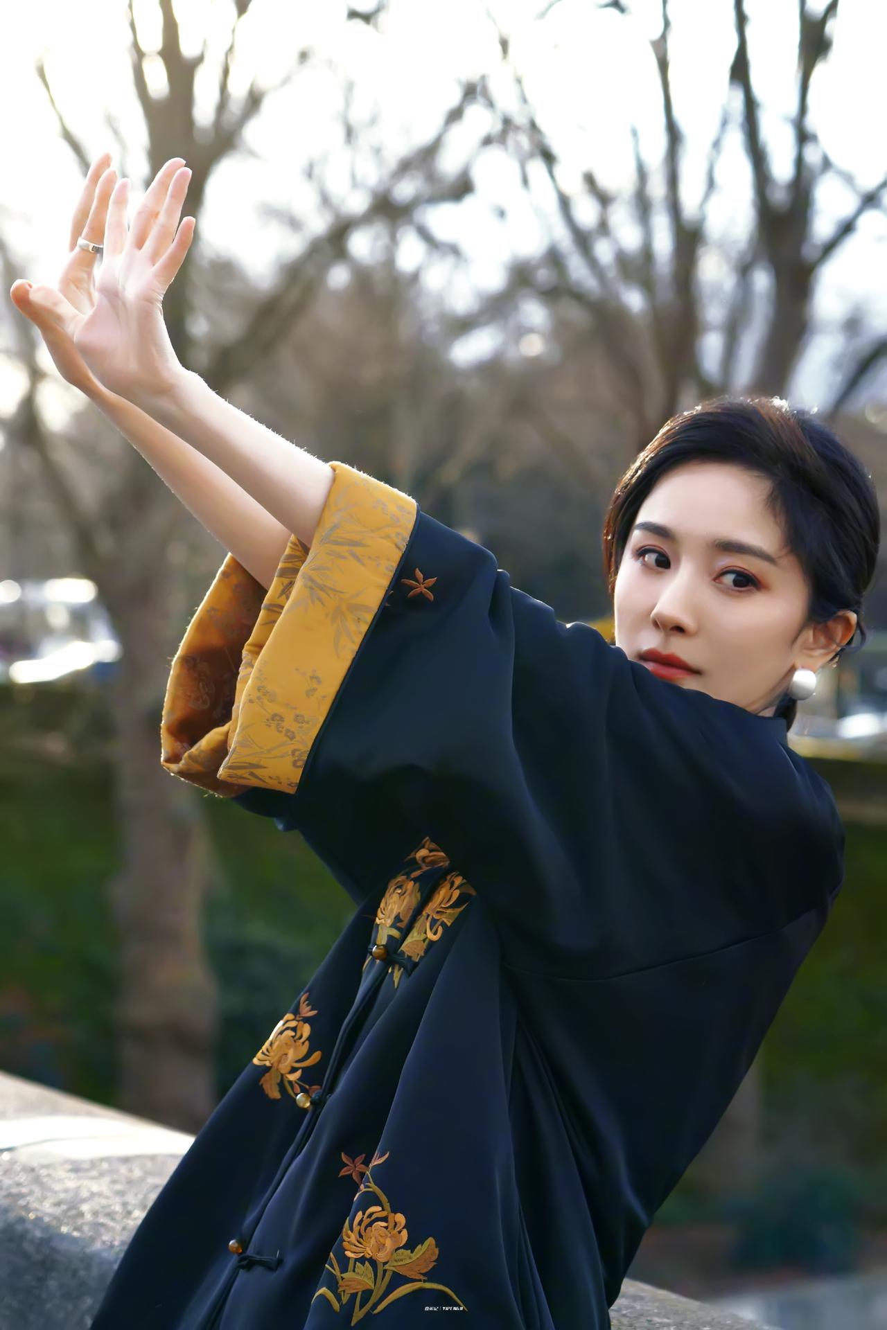 真的是穿什么就带火🔥什么，新中式真的好美😍