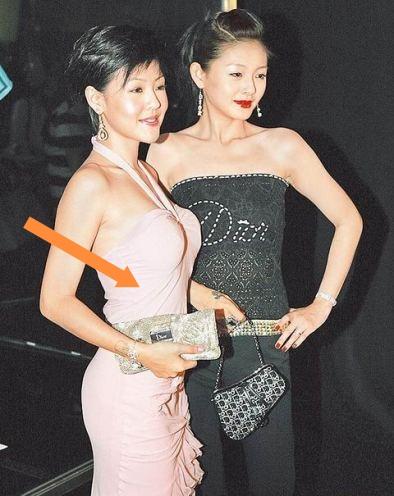 厉害了，小S的腰细得确实让人很羡慕，不过她身段曲线这么一绝，竟也没秒杀旁边的姐姐
