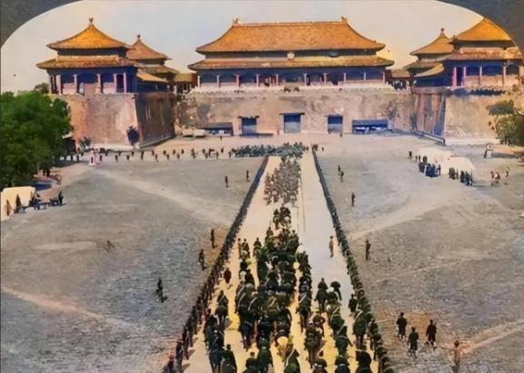 日本人为啥没抢故宫的文物?千万不要美化任何侵略者,故宫的文物能够留到现在,纯粹是