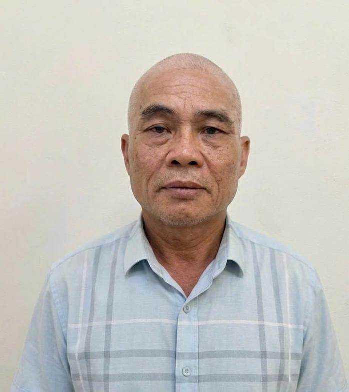 越南男子故意将车停在交警局门口数小时，该男子被起诉4月13日，越南富寿省警方表