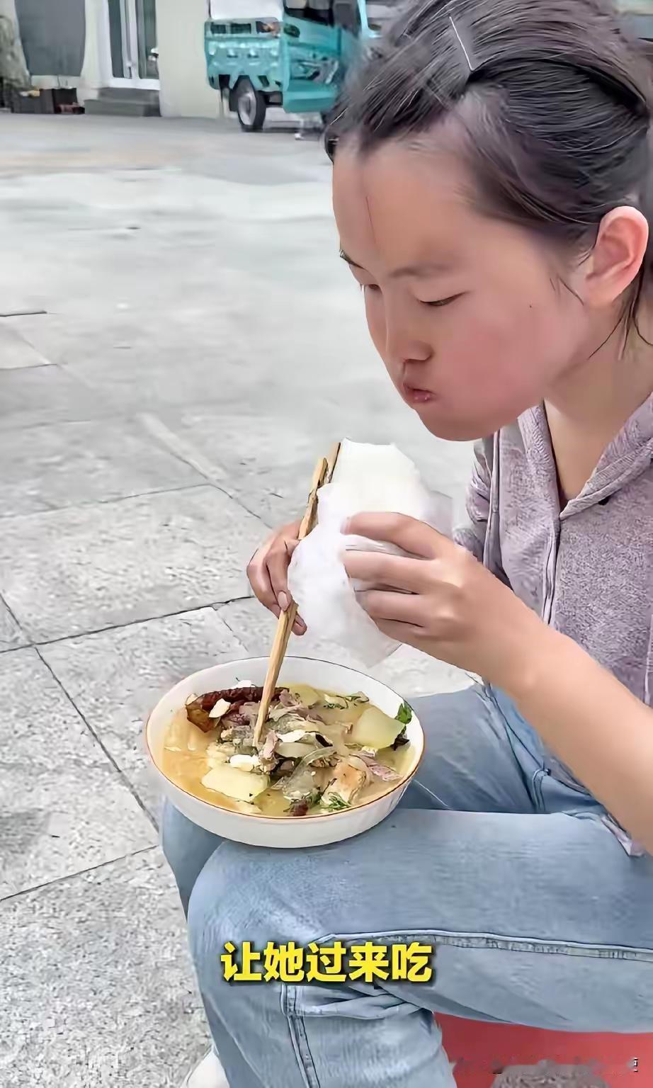 泪目了！湘潭大学一名大二女生，她母亲患重病，为了不影响她高考，竟然瞒了她两年。没