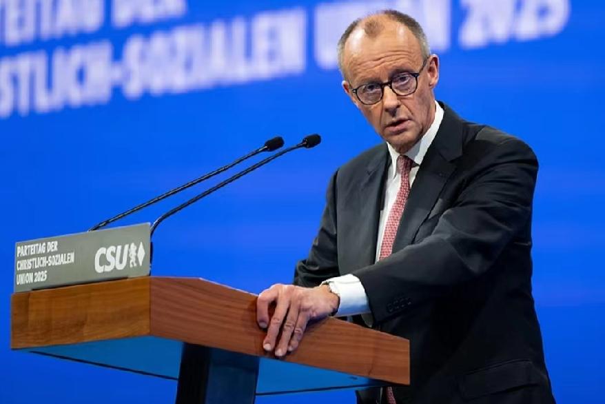 12月14日，英国《金融时报》报道:“德国总理默茨昨天在基社盟党代会上将外交与国