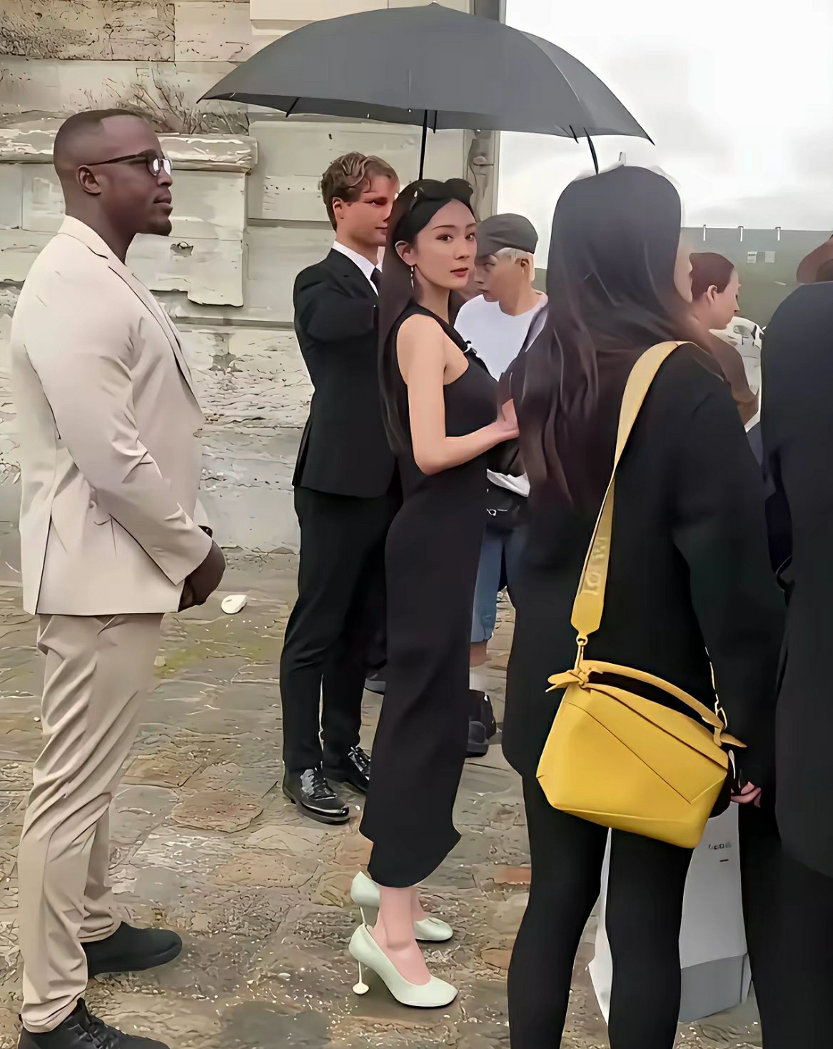 别人关心的是她的气质，我关心的是她的鞋子