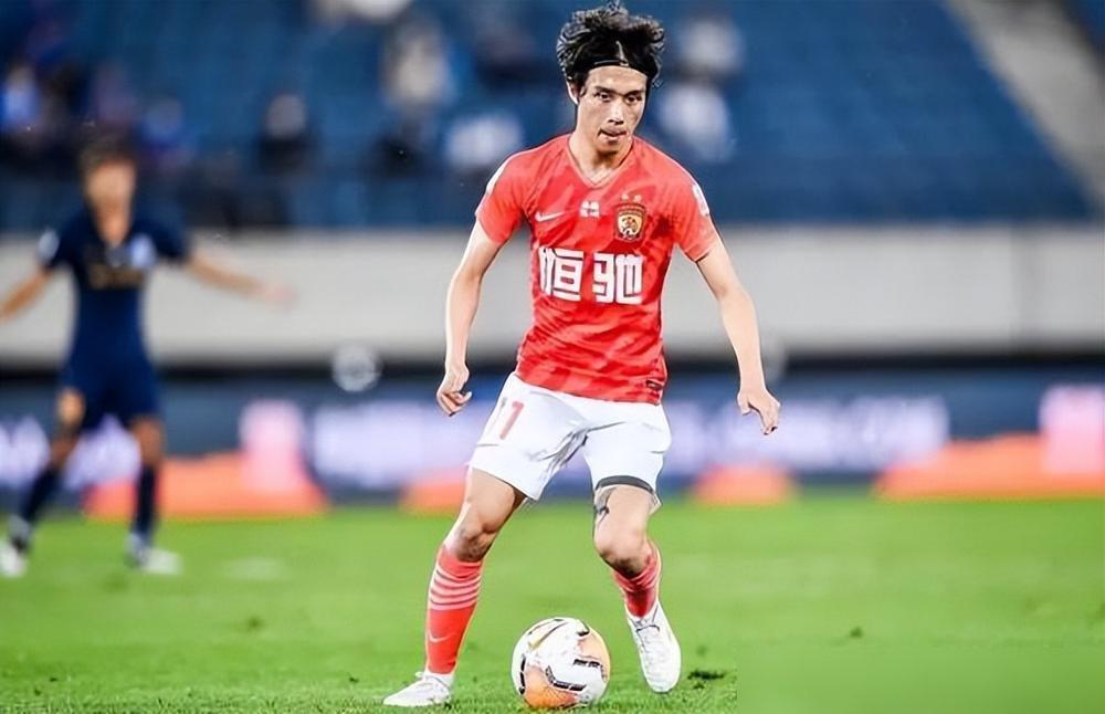 张修维19岁就签了里昂，全中国第一个，回国进国足，脚下活细得没话说。结果呢？醉驾