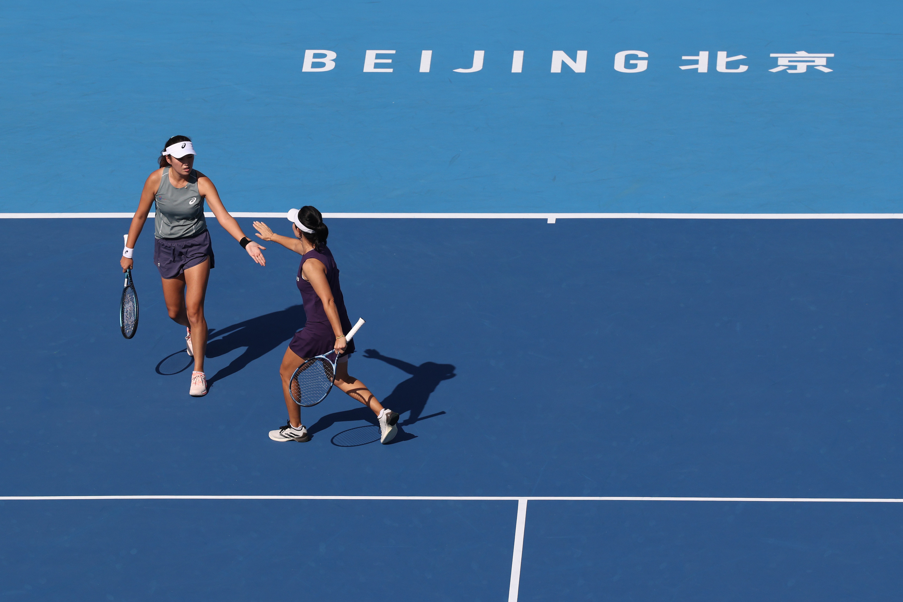 2025中网女双首轮，徐一璠/杨钊煊以6-47-6(3)淘汰克鲁格/佩古拉，