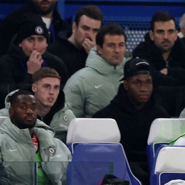 寒王早些归来切尔西长时间0-0, 导播将镜头给到伤缺的帕尔默