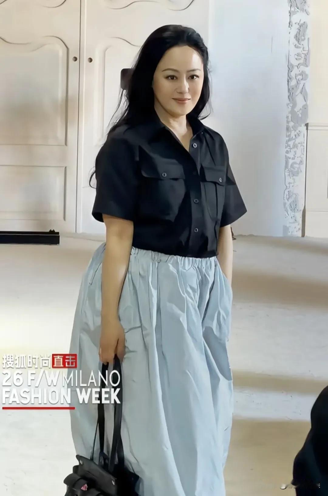 都说伊能静，刘嘉玲保养的好，但是我觉得她才是女人保养的天花板。62岁的章小蕙现