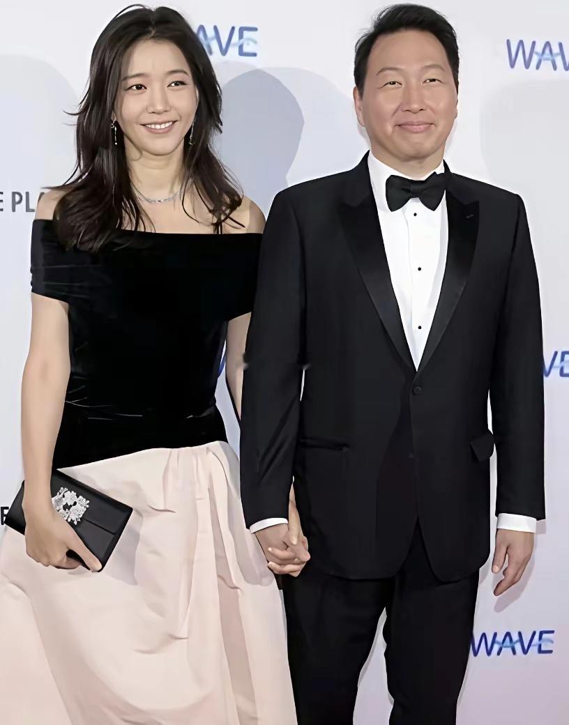 “最强小三”金熙英是怎样让SK老板崔泰源对她死心塌地的？​​​