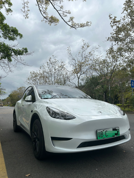 分享提车两周的用车体验1、底盘比较硬，过减速带的时候颠簸较大。但是转弯加速是