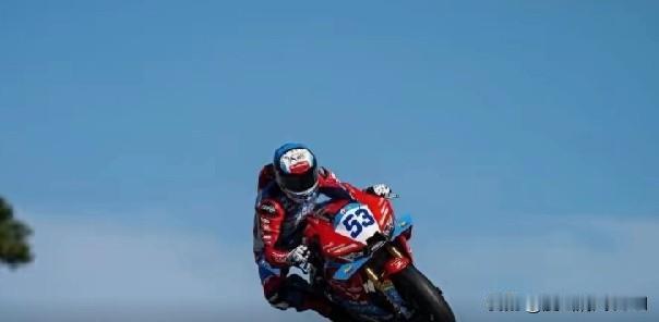 好消息，张雪机车在晚上排位赛，还是力克群雄，排到第二名!中国摩托车品牌“张雪机车