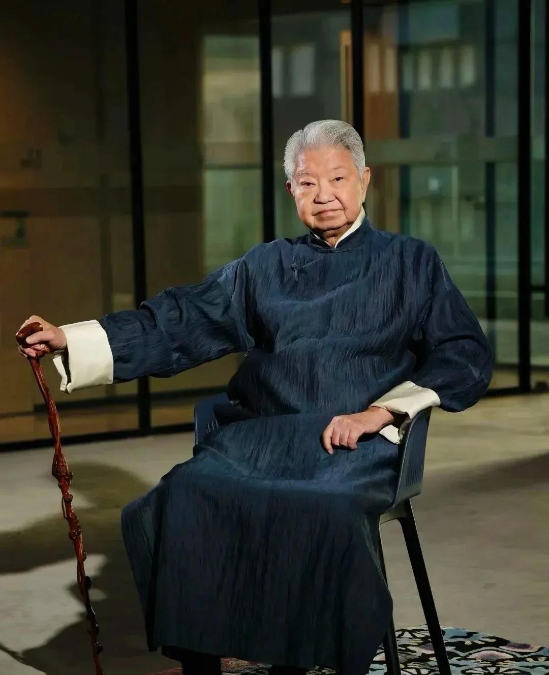 蔡澜先生走了，我唏嘘的不是他一直住酒店也不是他无儿无女，而是作为仅存的最后一