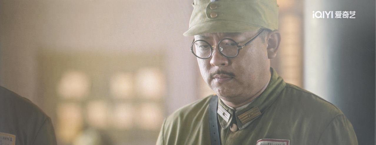 师长挂中将衔，参谋长却只是个上校？这剧的军衔没搞错，反而精准捅破了国军最拧巴的
