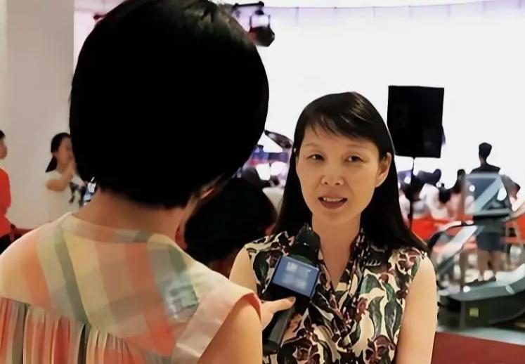 杜建英被耍了？跟了三年打杂，宗庆后承诺的信托成泡影！杜建英最近才明白一件