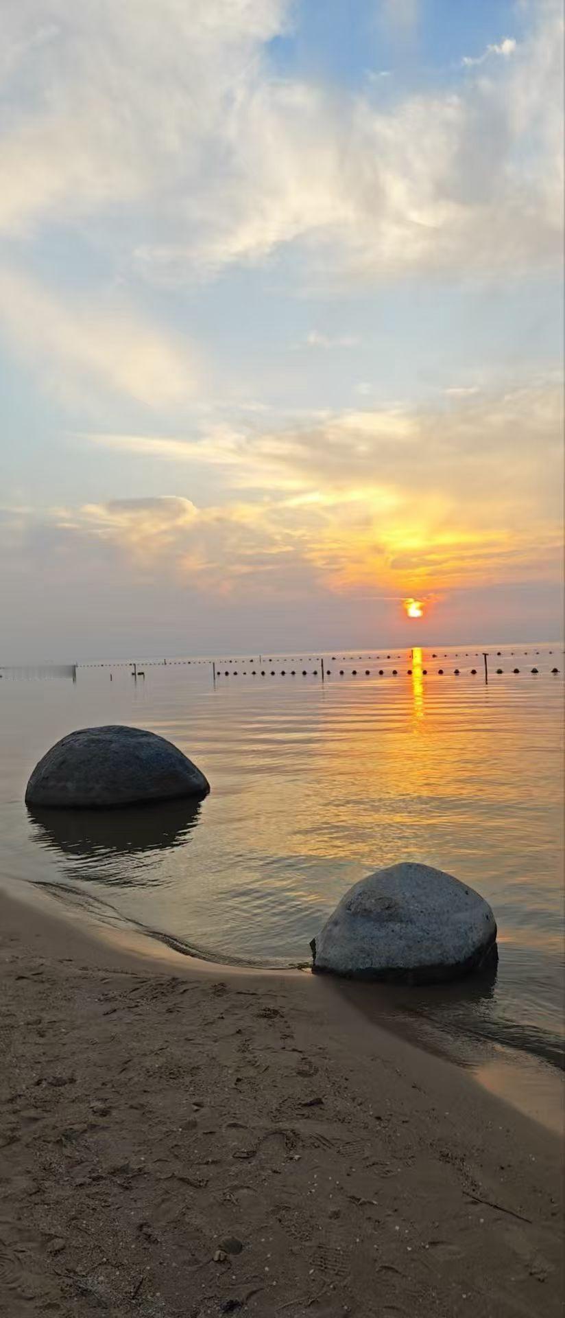 下联:恩重三生未敢忘。下联:情长一世总牵肠。欢迎大家接着对下联！