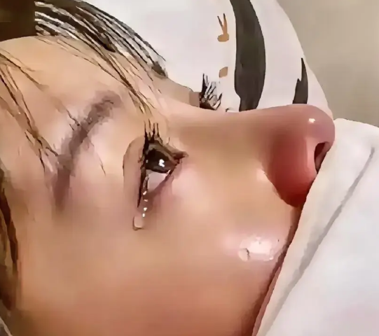 结婚二十多年，老公一次没有踏进我娘家大门。因为结婚的时候，我爸妈临时变卦，三万彩