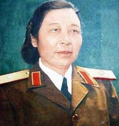 1955年，开国女将军李贞回乡探亲，遇到了打骂她的第一任丈夫古老三，当二人再相见