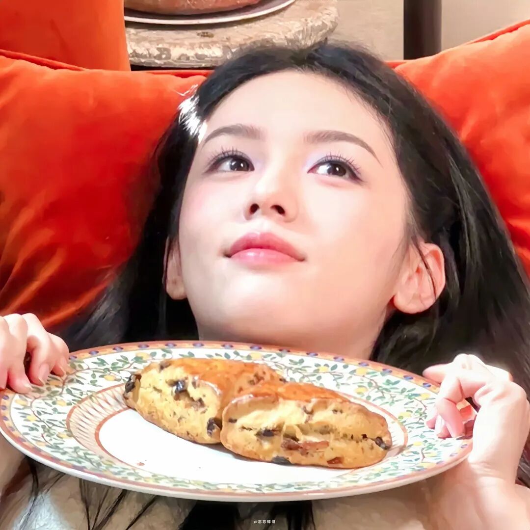𝙒𝙚𝘾𝙝𝙖𝙩头像｜女生头像｜甜妹｜高清头像｜氛围感女头丨ins丨