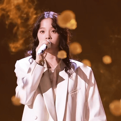 欧阳娜娜欧阳娜娜青春呐舞台直拍连泡泡都偏爱欧阳娜娜直拍里的欧阳娜娜又美