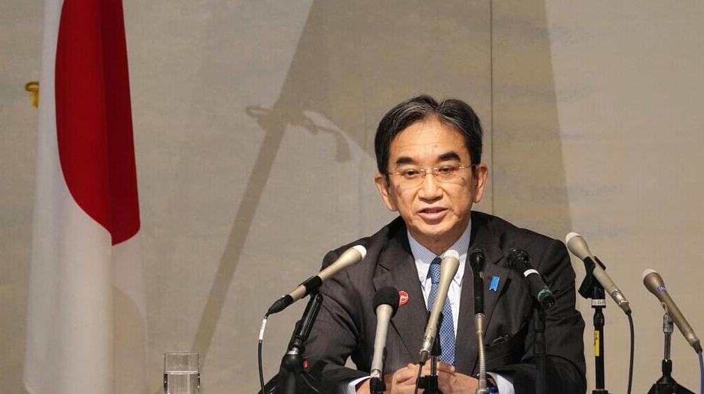 日本在卧薪尝胆，这可不是一般人说的，是一个日本重要的政客说的。日本有一个在对