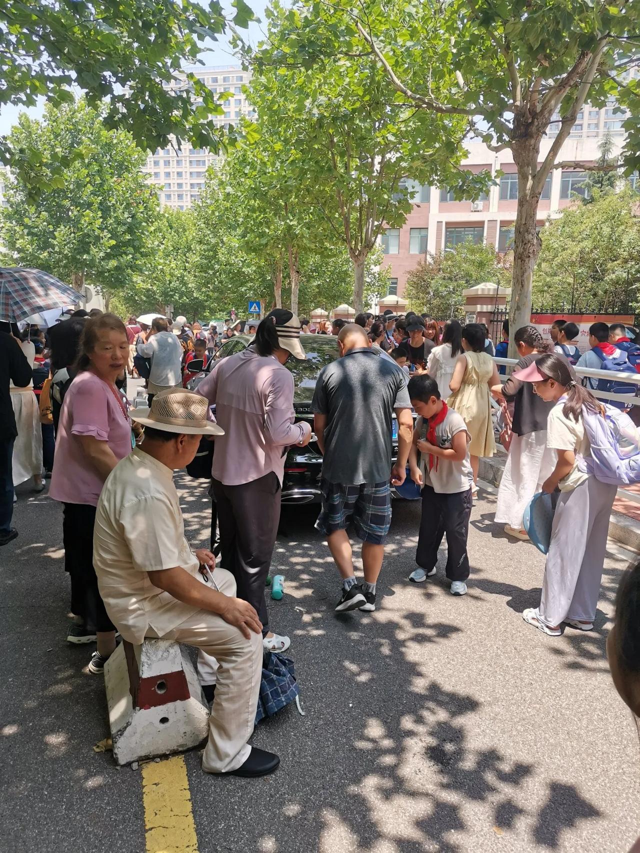 泰安山口镇28万买个大房子值不值，今天亲戚家搬新家，一大家子人都去贺喜在泰安山