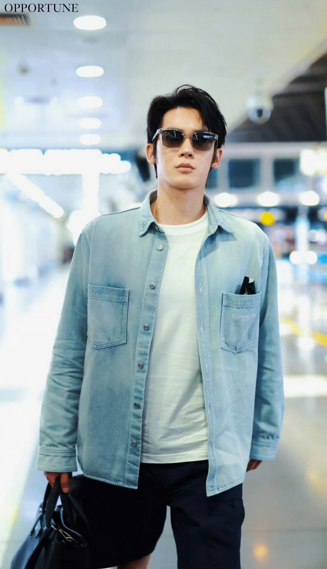 于适×DiorSpring2026Menswear品牌大使启程巴黎男装