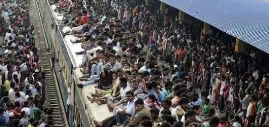 印度极有可能成为一颗“毁灭”世界的定时炸弹，要知道，印度人口看似15亿，但明眼人