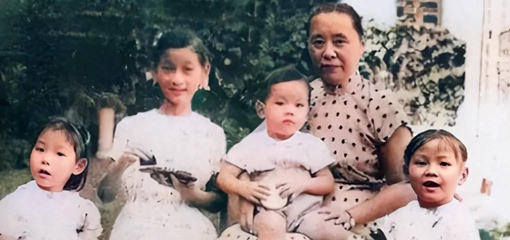 新婚之夜，徐志摩看着妻子张幼仪，吐槽了一句：“真是一个土包子。”不料，就在张幼仪