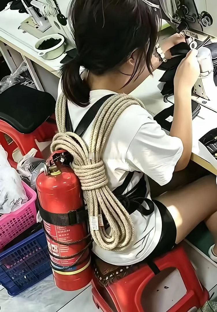 上个班提心吊胆的！