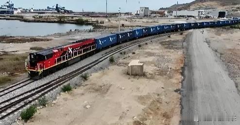 野心彻底摊牌！美国公然图谋瓜分非洲，全程针对性围堵中方《华盛顿邮报》最近发了