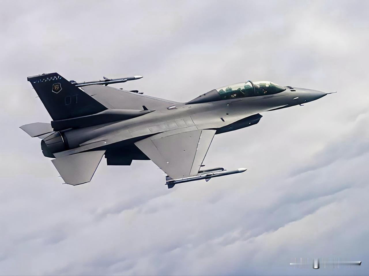 难怪乌克兰的F-16战斗机战斗力那么强，据俄媒爆料，乌军的F-16战斗机很大一部