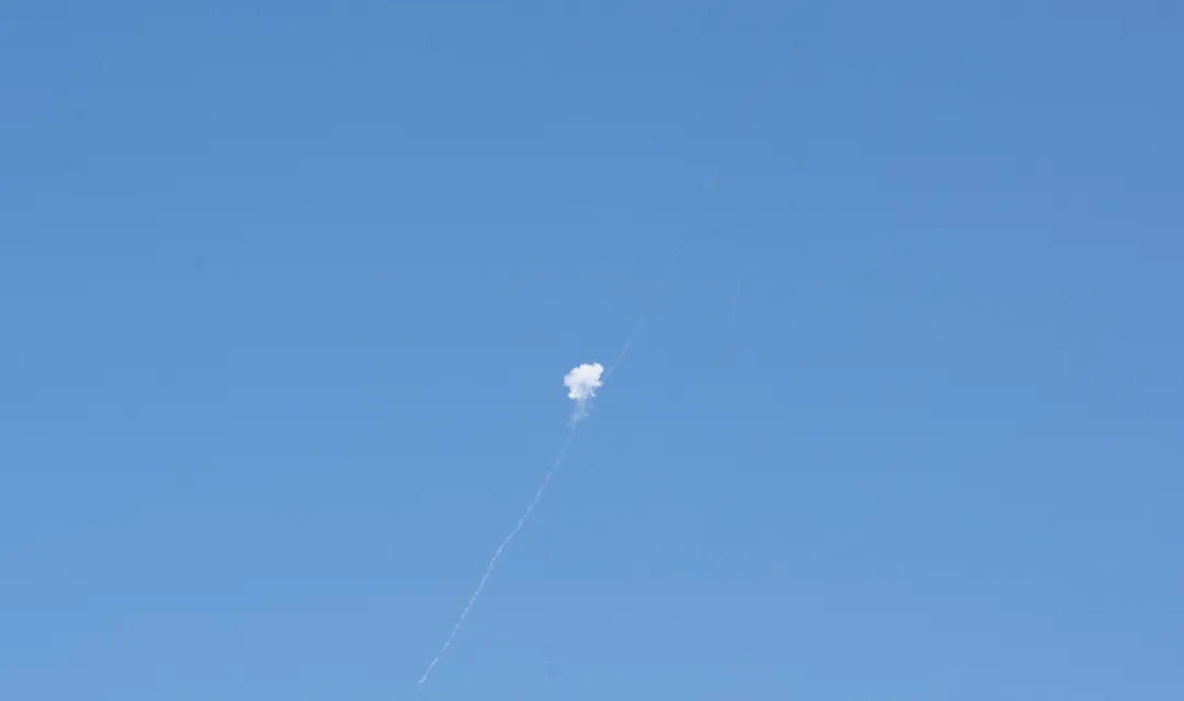 伊朗反击太狠了，美国以色列都懵了天呐！美国这次好像玩大了
