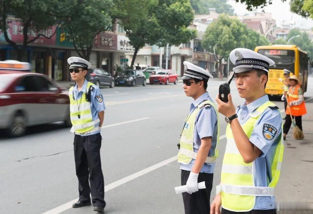 辅警协警临时工别再叫错！2026年辅警已告别劳务派遣，公安直签+层级晋升+五险