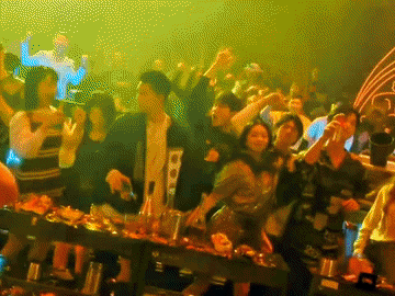 刘浩存这可塑性也太强了，是不是只有长相单纯的人才能演得出极致的诱惑，刘浩存扭这两