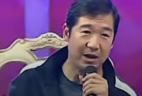 演员张国立说：“我有一个原则就是我不碰古董，我和王刚张铁林我们三算是斗了一辈子，