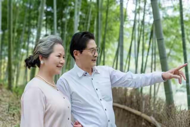 人老了想多活几年，不用求偏方！管好这十点，把自律刻进日常，健康长寿自然来，晚年的