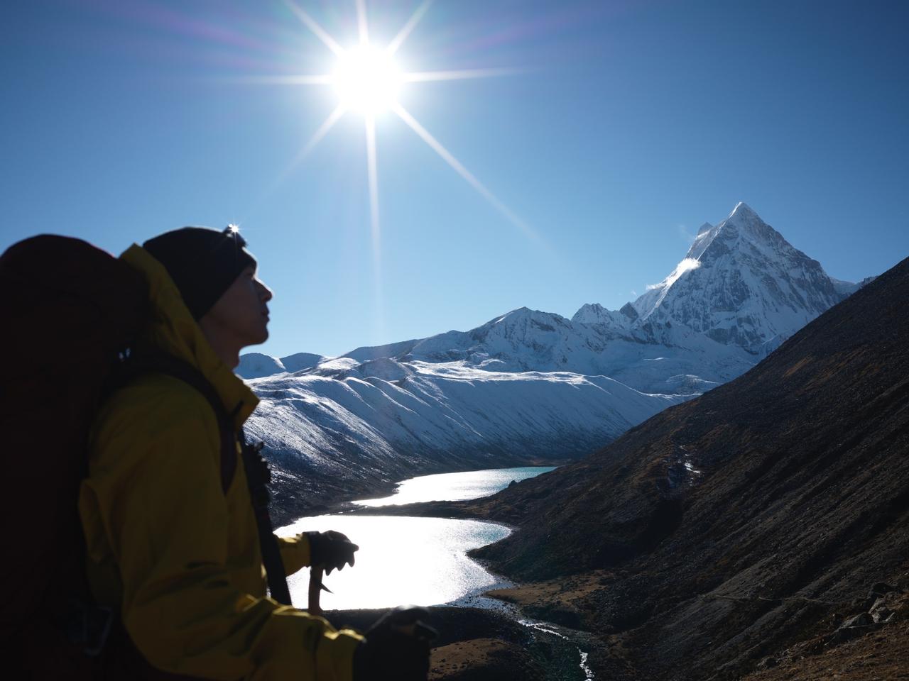我觉得全国网友应该给李现颁一个奖🥇不是最佳男主‼️也不是最佳摄影‼️是，