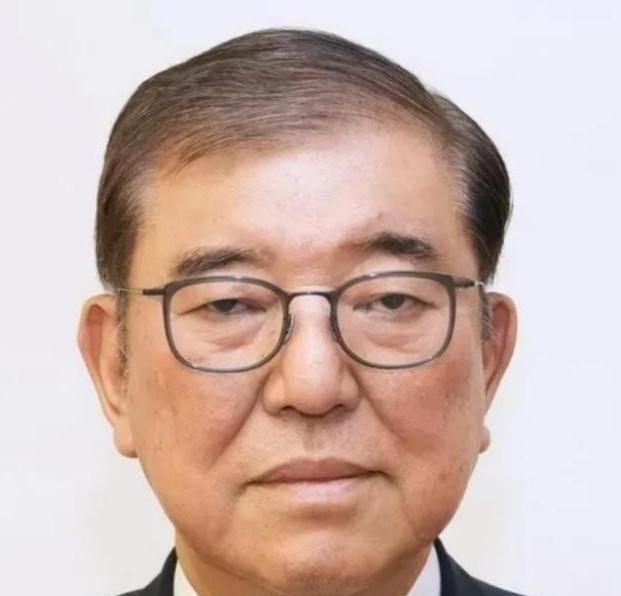 万万没想到，日本前首相一句话，就让日本政客彻底沉默了！他曾公然表示，如果日本敢对