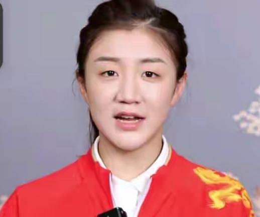 主持人问陈梦：“你喜欢跟谁打球？”陈梦说：“我喜欢跟女孩打球，不喜欢跟男孩打球