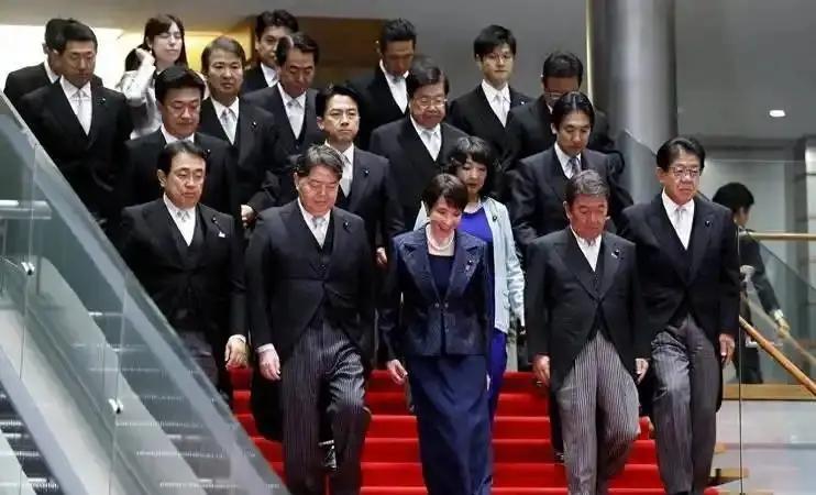 新加坡联合早报昨天发表于泽远的文章《中日战机对峙》，文章指出，目前看，高市早苗的