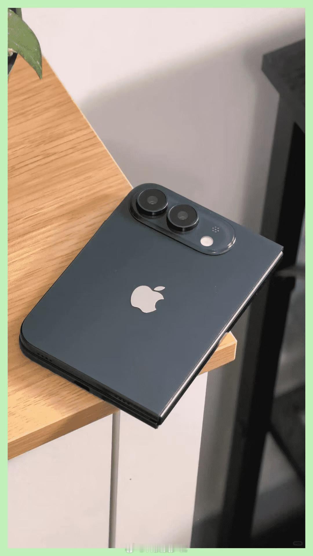 最近全网都在传苹果折叠iPhone千万备货的消息，其实不少人都误解了...
